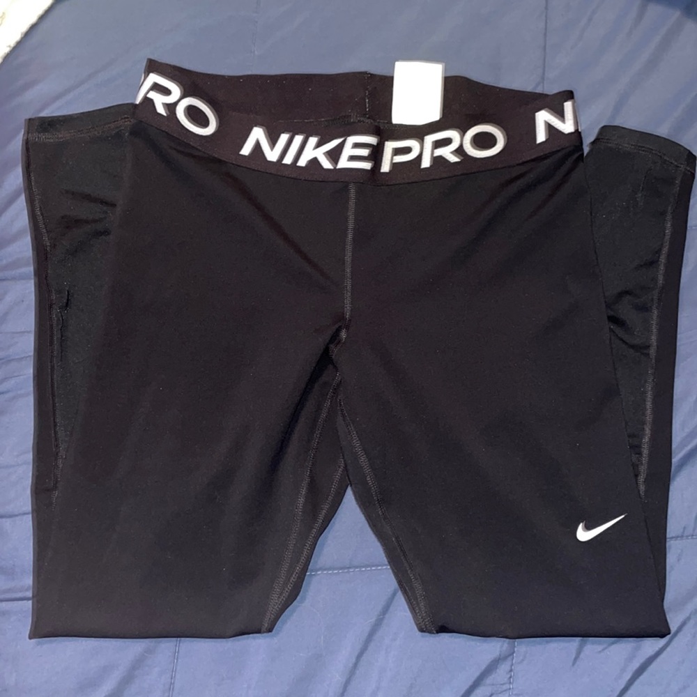 Nike womens size large leggings